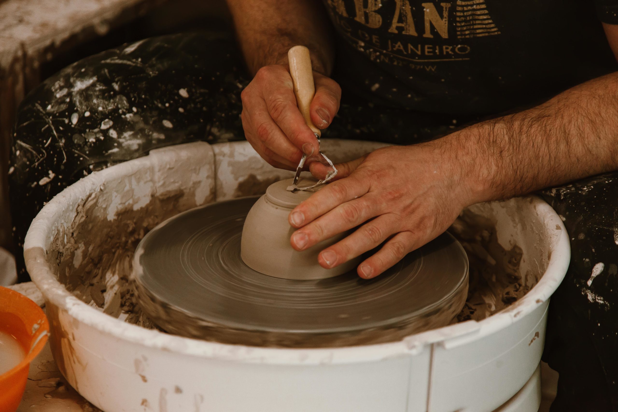 Utilisation d'une mirette de poterie